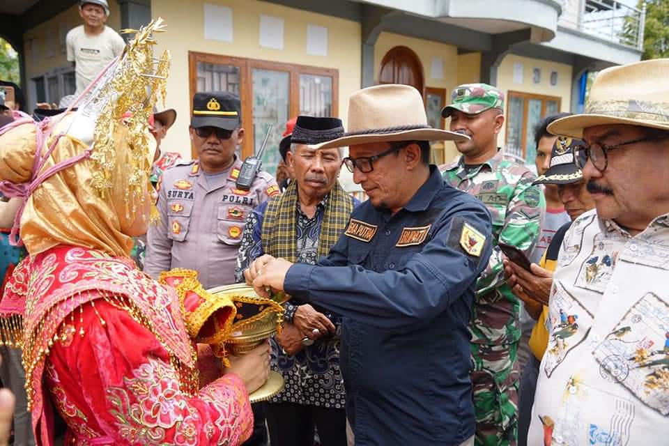 ALEK PACU JAWI AJANG UNTUK MEMPERKENALKAN ADAT DAN BUDAYA