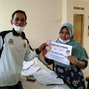 Desa Cibanon Penyerahan BLT DD Kepada Keluarga Penerima Manfaat. Tahap 1 Tahun Anggaran 2022