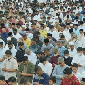 Shalat Idul Fitri di Lapangan Gumarang Batusangkar Membludak