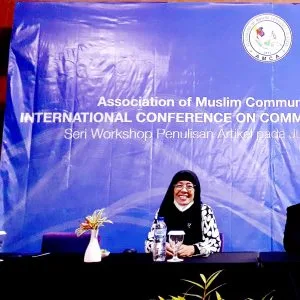 Potret Kebahasaan Pasca Gempa Pada Kain Rentang di Yogyakarta Sebagai Komunikasi Sosial