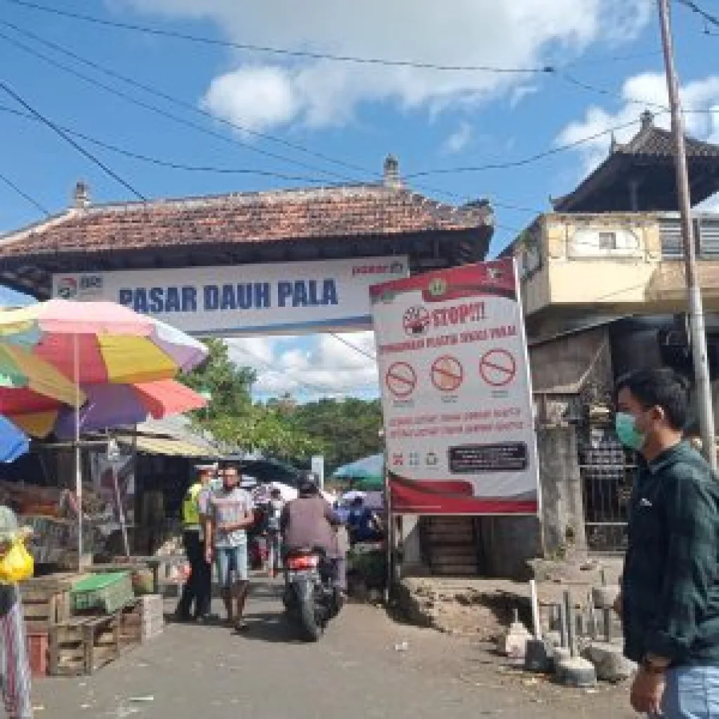 Menjelang Hari Raya Galungan dan Kuningan, Polsek Tabanan Patroli Pasar
