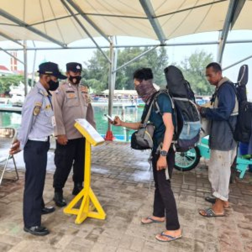 Dengan 6 Kapal, 194 Wisatawan Tiba di Kepulauan Seribu Utara Diwajibkan Scan PeduliLindungi