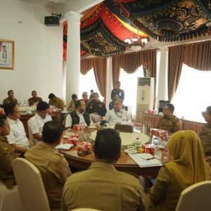 Lapangan Cinduamato Terbengkalai, Masyarakat Berharap Segera di Selesaikan