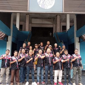 Kembangkan Sayap,LSM Barak Indonesia Mada Kab. Bogor, Serahkan SK Macab Cibinong