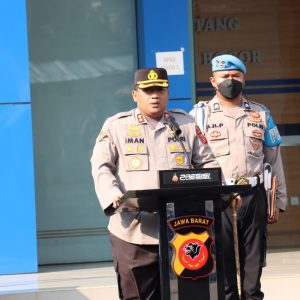 Kapolres Bogor Pimpin Upacara Korps Rapot Kenaikan Pangkat Pengabdian