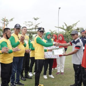 MERIAH HARKOPNAS KE – 75, KOPERASI BERPRESTASI DIGANJAR PENGHARGAAN