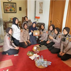 Dalam Rangka HUT Polwan Ke 74 Polwan Polres Bogor Lakukan Kegiatan Anjangsana