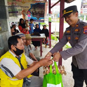Kepudulian Kapolres Dharmasraya AKBP Nurhadiansyah.SIK Terhadap Tukang Ojek