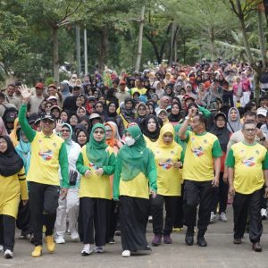 MERIAH HAORNAS KE-39 DI LIMAPULUH KOTA, ATLET BERPRESTASI DIHADIAHI PENGHARGAAN