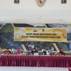 HADIRKAN UNSUR MASYARAKAT.  PEMKAB DAN POLRES LIMAPULUH KOTA GELAR FGD MENCARIKAN SOLUSI PASCA KENAIKAN HARGA BBM