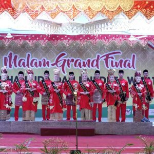 FAJRI AHMAD SYAFRIL DAN ELVA YULIATI DINOBATKAN SEBAGAI UDA & UNI DUTA WISATA 2022, INI PESAN BUPATI SAFARUDDIN