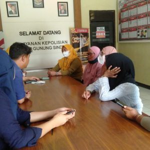 Diduga Ibu – Ibu Desa Cidokom Tertipu 7 Orang Dari PT. Purnitur Jaya