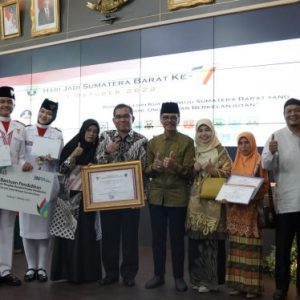 RAHMAT HIDAYAT TUAI PRESTASI GEMILANG, TERBAIK II LOMBA CAMAT BERPRESTASI SUMBAR