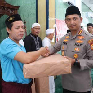 Jumat Curhat, Kapolres Metro Tangerang Kota : Polisi Catat Aspirasi Warga Cipondoh