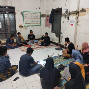 Cegah Radikalisme, Bhabinkamtibmas Sambangi Mahasiswa KKN Di Wilayah Binaan