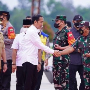 TNI AL, Danlanal Dumai Sambut Kedatangan Presiden RI di Provinsi Riau