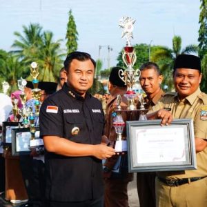 Bupati Serahkan Hadiah dan Trophy Penghargaan Kepada Pemenang Lomba Rangkaian HUT KAB ke 19