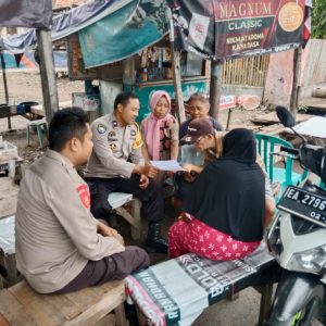 Tangkal Isu Hoax Penculikan Anak, Bhabinkamtibmas Beri Pencerahan Warga