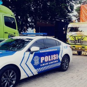 Logistik WSBK 2023 Datang Polisi Berhasil Mengawalnya