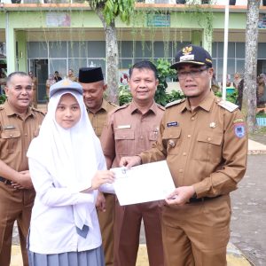 Disdukcapil Goes To School Bersama Pj. Wako Rida Ananda Sasar SMAN 1 Payakumbuh