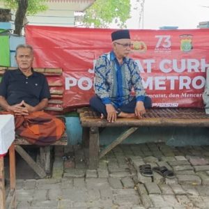 Jumat Curhat, Bhabin Pulau Untung Jawa Kumpul Santai Bersama Tomas dan Warga