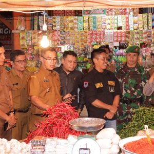 Wali Kota Payakumbuh bersama Forkopimda dan Tim Pengendali Inflasi Daerah (TPID) Kota Payakumbuh pantau harga kebutuhan pokok