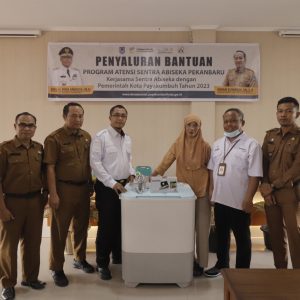 Gandeng Sentra Abiseka, Dinas Sosial Kota Payakumbuh Serahkan Bantuan Atensi Ke 100 Orang PPKS. 