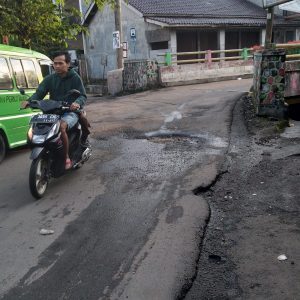 Kerusakan Jalan Pabuaran Terkesan Diabaikan Oleh PUPR Kota Bogor