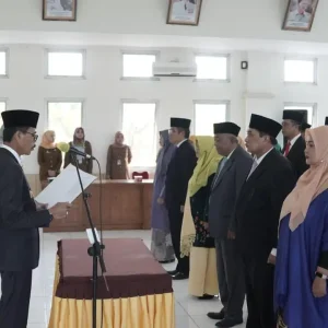 Lantik 35 Orang Pejabat, Ini Pesan Bupati Safaruddin
