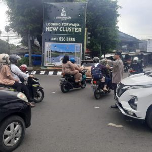Peningkatan Arus Kendaraan Mulai Terjadi di Wilayah Ciawi Bogor, Pihak Kepolisan Lalukan Pengaturan Arus Lalin