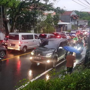 Kawasan Dramaga Bogor Alami Peningkatan Arus Kendaraan, Pihak Kepolisan Lakukan Penguraian Arus Kendaraan