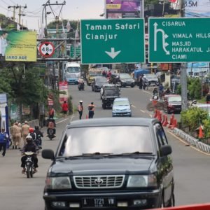 Urai Kepadatan di Kawasan Puncak ,Polres Bogor Berlakukan One Way Menuju Jakarta Pada Pagi ini