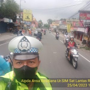 Menjelang Sore Hari Ini Pihak Kepolisian Berlakukan Sistem Normal Dua Arah di Kawasan Puncak Bogor
