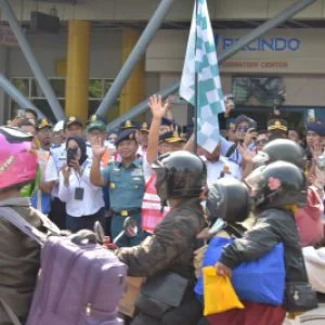 Tiba di Jakarta dengan Selamat, Aspotmar Pangkolinlamil Sambut Pemudik dengan KM Dobonsolo 