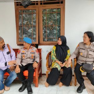 Srikandi Polres Kepulauan Seribu Gelar Jumat Curhat di Pulau Harapan