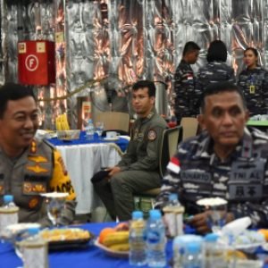 Lantamal XII Beserta Satgas Operasi Trisila 2023 Undang Forkopimda Makan Malam di KRI Teluk Calang