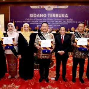 Jenderal TNI Dr Dudung Abdurachman Sandang Predikat Lulusan Terbaik Program Doktor FEB Universitas Trisakti