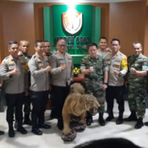 Kapolres Kepulauan Seribu Bersama Kapolres Tanjung Priok Dan Kapolres Jakarta Utara Anjangsana Ke Makodim