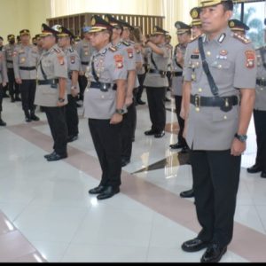 Kapolda Pimpin Sertijab PJU Polda Kepri, Kombes Pol. Jefri Ronald Parulian Resmi Jabat Kapolresta Pekanbaru