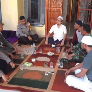 Sinergitas TNI-POLRI, Bhabinkamtibmas Desa Nanggung dan Bhabinsa Desa Nanggung Sambang Tokoh Masyarakat.