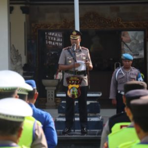 Kapolres Tabanan Pimpin Upacara Kenaikan Pangkat Pengabdian