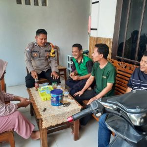 Sambang Bhabinkamtibmas Pulau Tidung Ajak Tokoh Masyarakat Jaga Kamtibmas