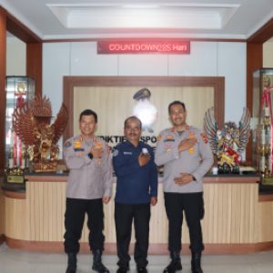 Kabid Humas Polda Bali Didampingi Kapolres Tabanan Kunjungi Ruang Humas dan Berikan Motivasi