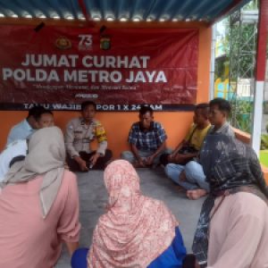 Pak Bhabin Pulau Panggang Tampung Asipirasi Warga dalam Jumat Curhat