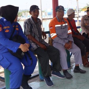 AKP Mustokoweni Srikandi Polres Kepulauan Seribu Gelar Jumat Curhat di Pulau Kelapa