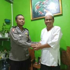 Anggota Polsek Citereup Polres Bogor Polsek Citeureup Yang Bertugas Sebagai Polisi RW melaksanakan Silahturami Serta Pengenalan Polisi RW Diwilayah Citereup