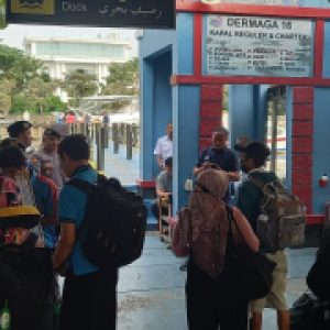 Polres Kepulauan Seribu Amankan Keberangkatan Warga dan Wisatawan di Dermaga 16 dan 17 Marina Ancol