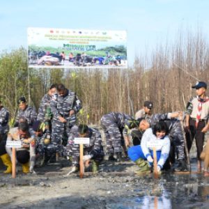 TNI AL Lanal TBA Sukseskan Penanaman Mangrove Jajaran TNI Serentak Seluruh Indonesia