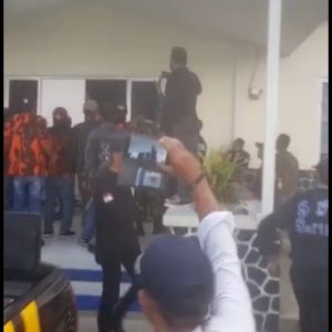 Sekelompok Massa Gelar Unras di PT.BBS Cijeruk, Pihak Kepolisian Lakukan Mediasi