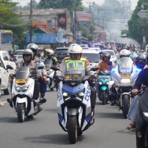 Berlakukan One Way , Kapolres Bogor Turun Langsung Lakukan Pendoroangan Arus Kendaraan